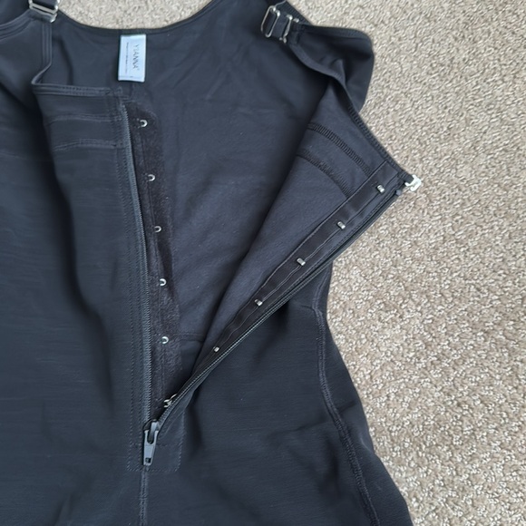 Black Women's Shapewear Faja - Picture 7 of 9